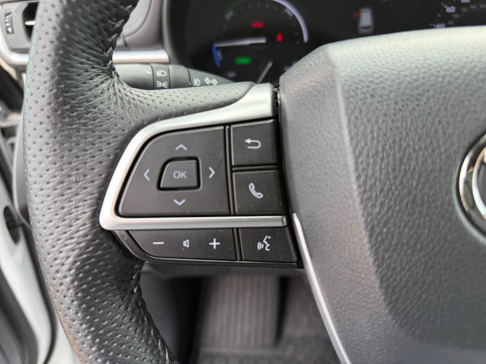 Used 2023 Toyota Sienna XSE image 24