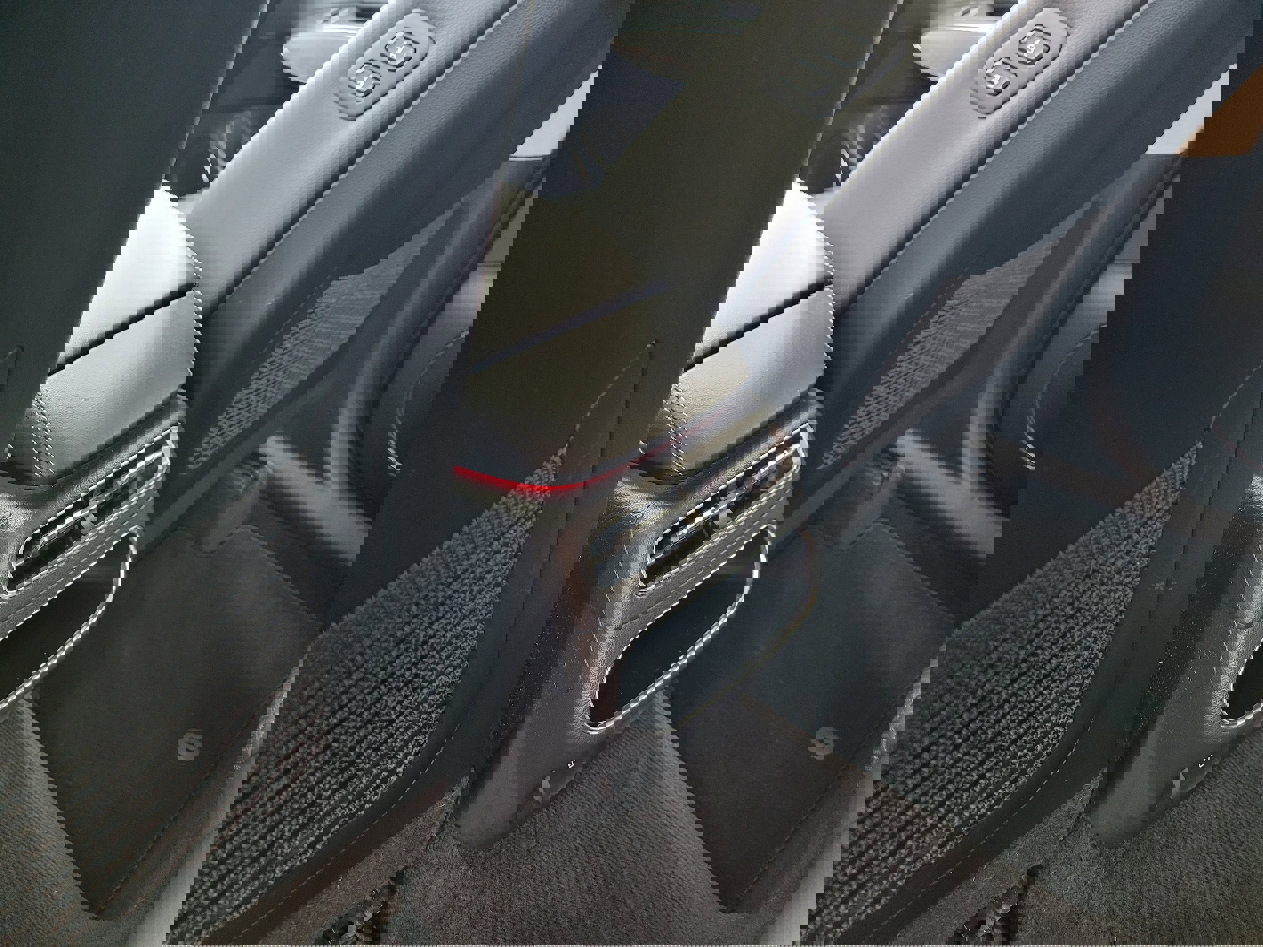 Used 2022 Genesis GV70 2.5T w/ Advanced Package image 31