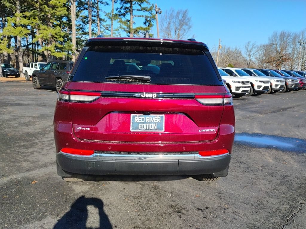 New 2026 Jeep Grand Cherokee Laredo w/ Trailer Tow Package AWD/4WD image 6