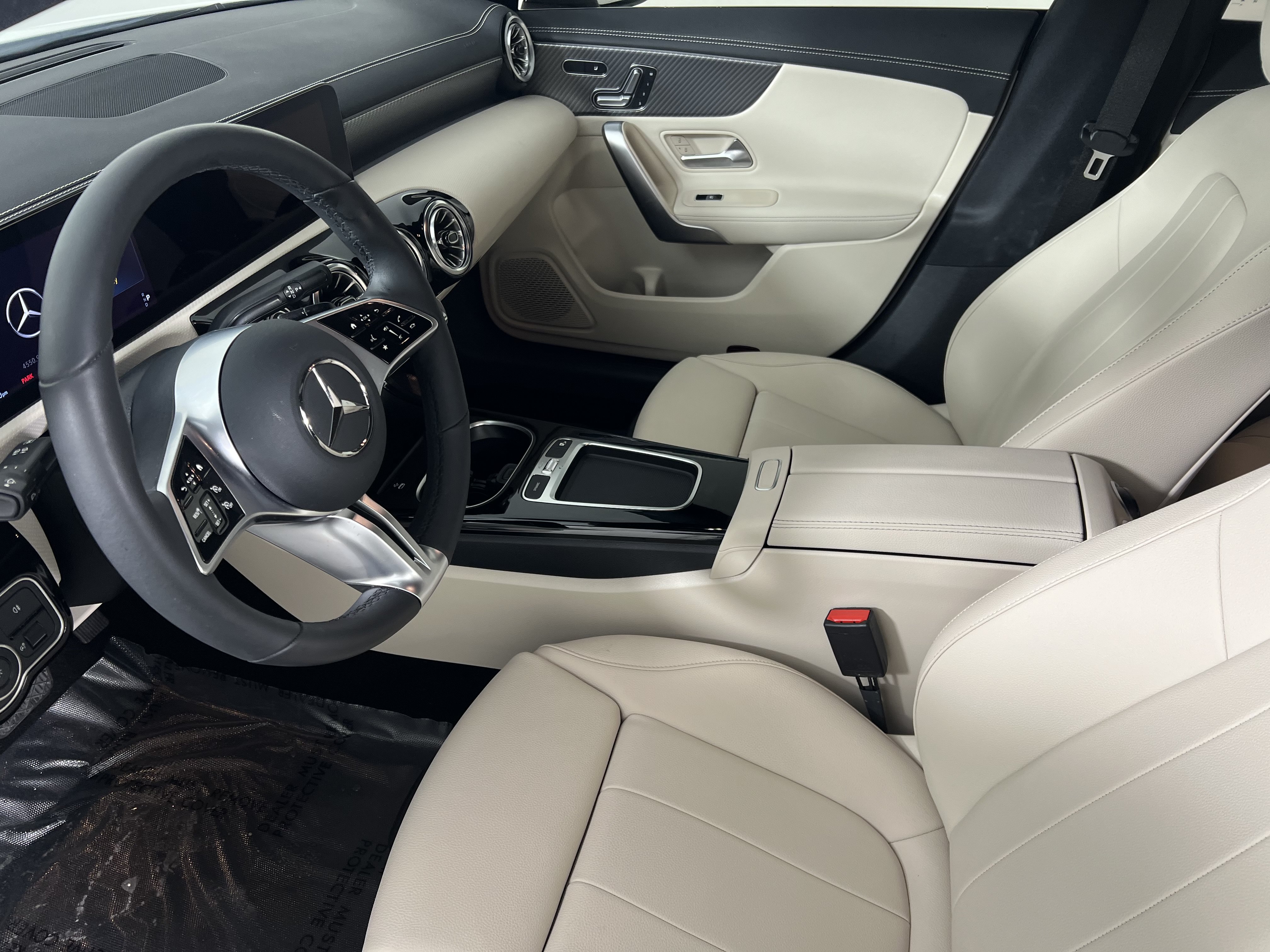 Used 2025 Mercedes-Benz CLA 250 4MATIC image 4