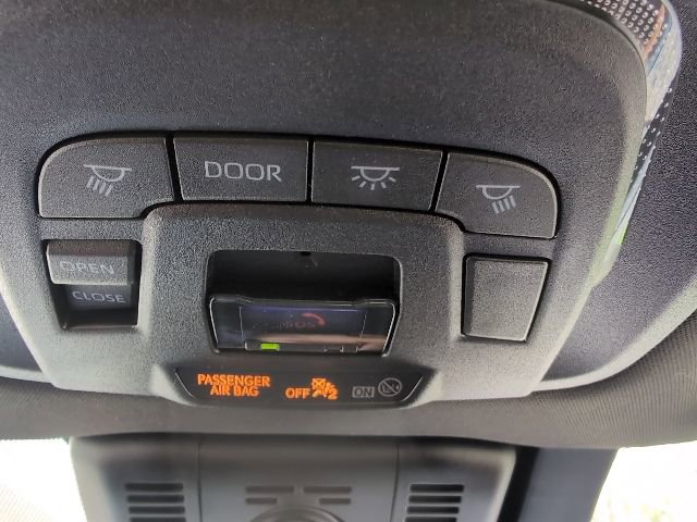 Used 2025 Toyota Crown Signia w/ Advanced Technology Package image 19