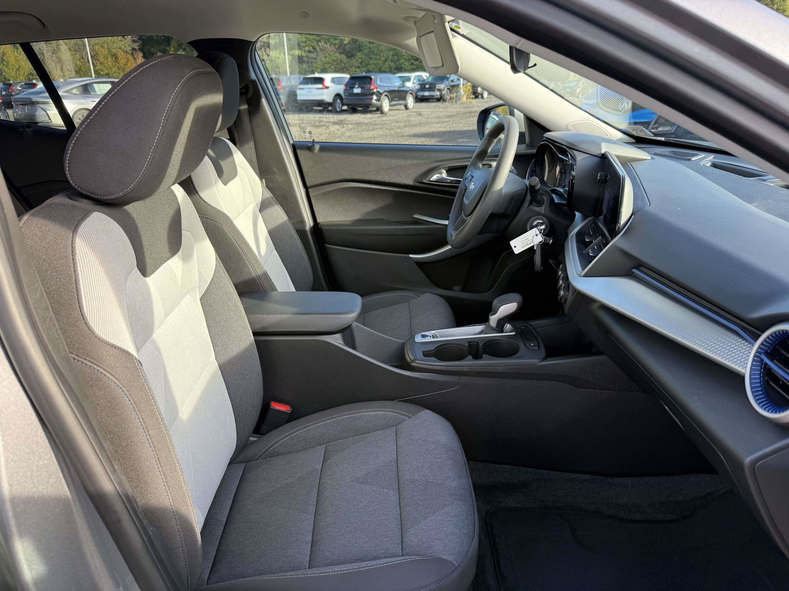 Used 2024 Chevrolet Trax LS w/ LS Convenience Package FWD image 14