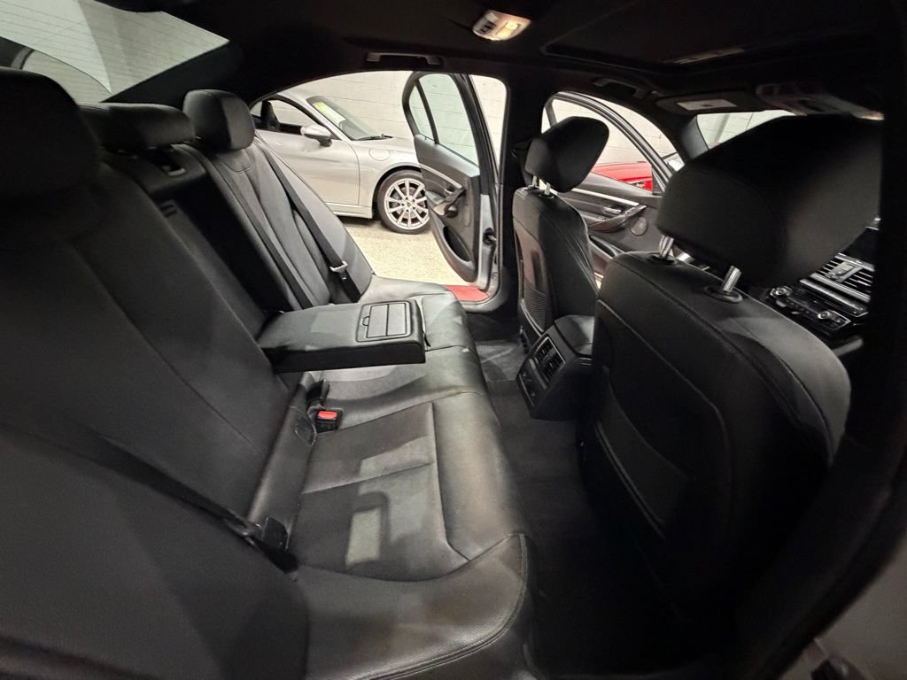 Used 2017 BMW 340i xDrive Sedan AWD/4WD image 35
