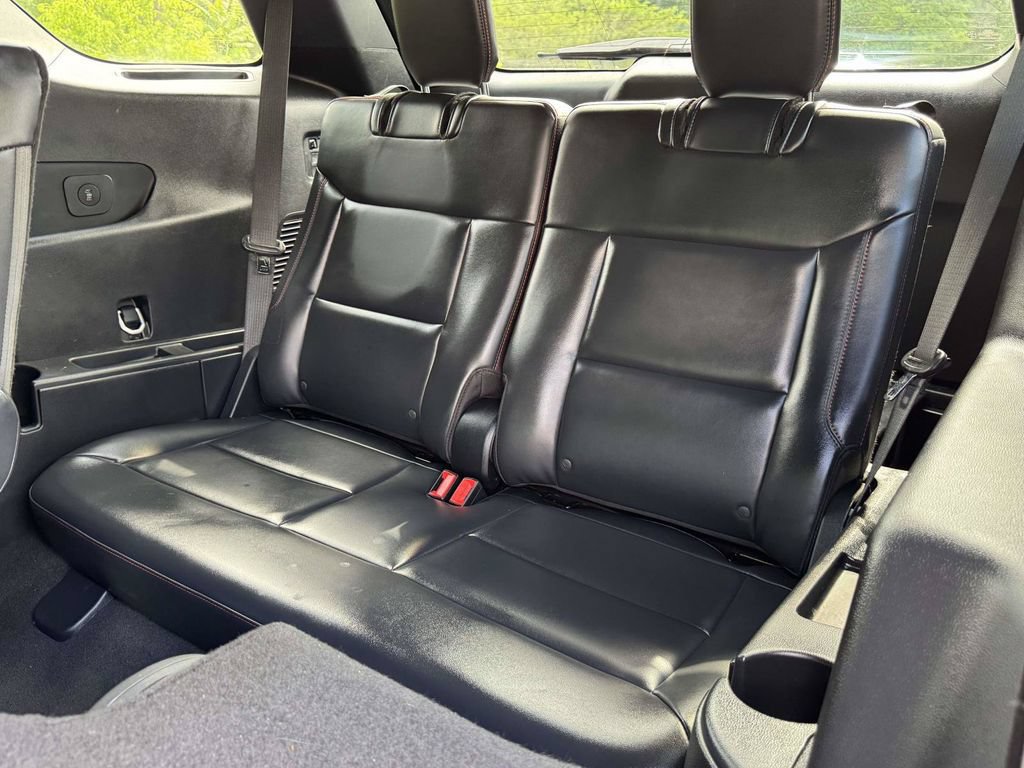 Used 2025 Ford Explorer ST-Line AWD/4WD image 17