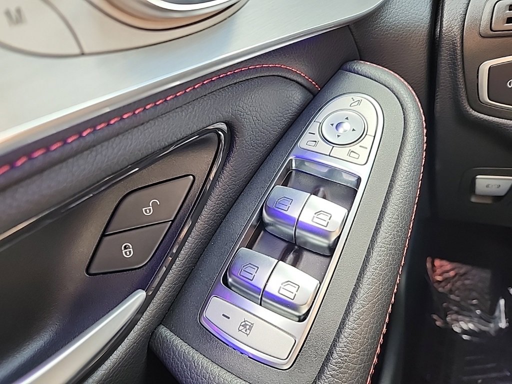 Used 2021 Mercedes-Benz GLC 43 AMG 4MATIC image 37