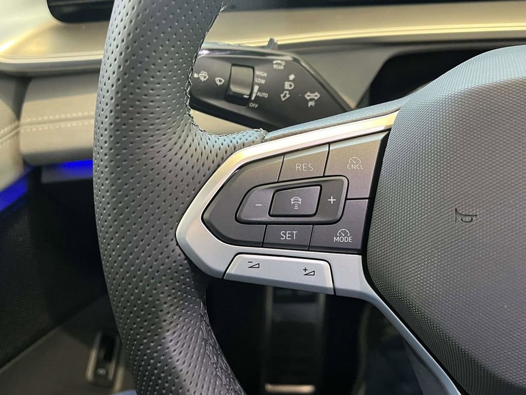 New 2026 Volkswagen Tiguan SE R-Line image 20