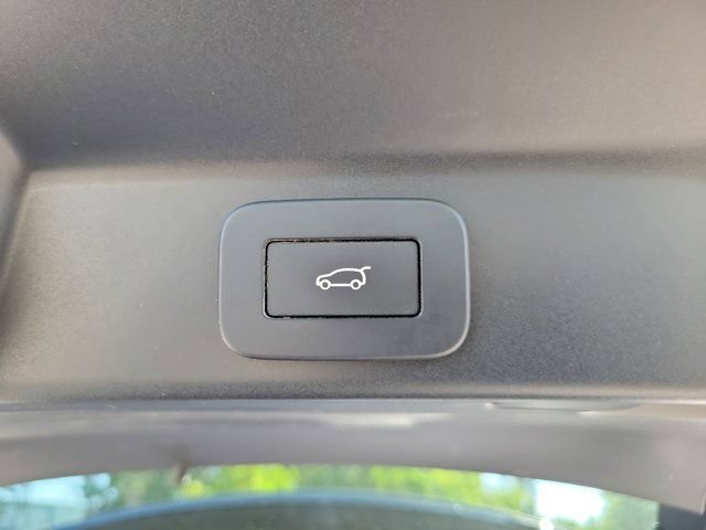 Used 2023 Jaguar F-PACE R-Dynamic S AWD/4WD image 12