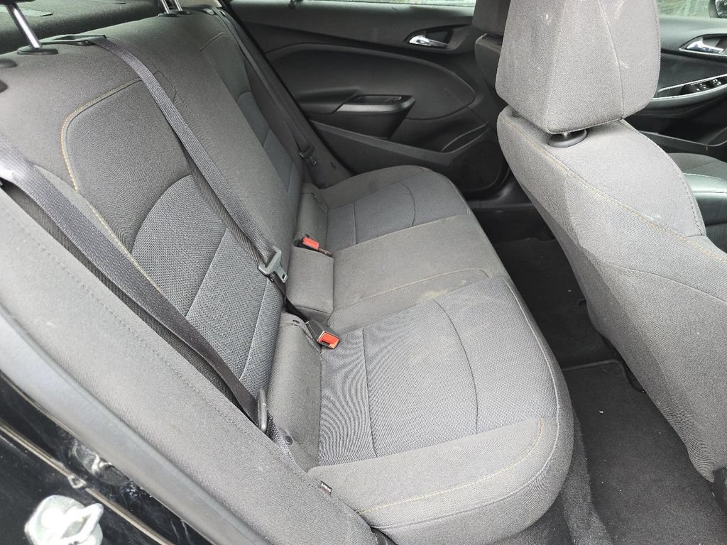 Used 2018 Chevrolet Cruze LS FWD image 13
