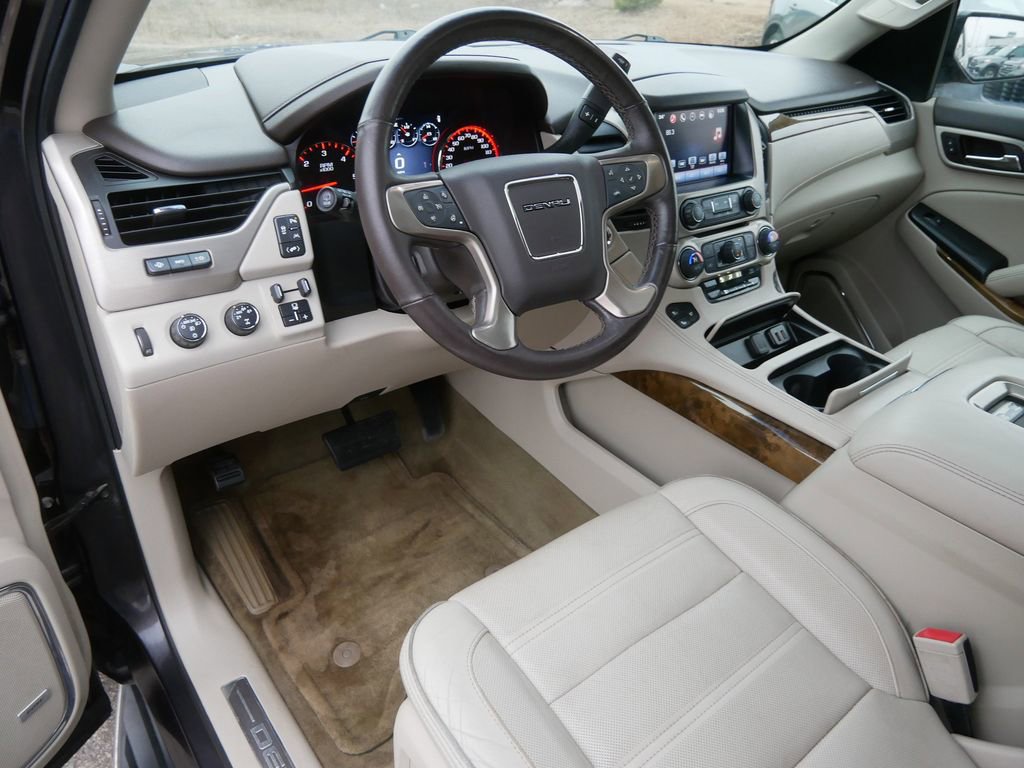 Used 2016 GMC Yukon XL Denali w/ Open Road Package image 10
