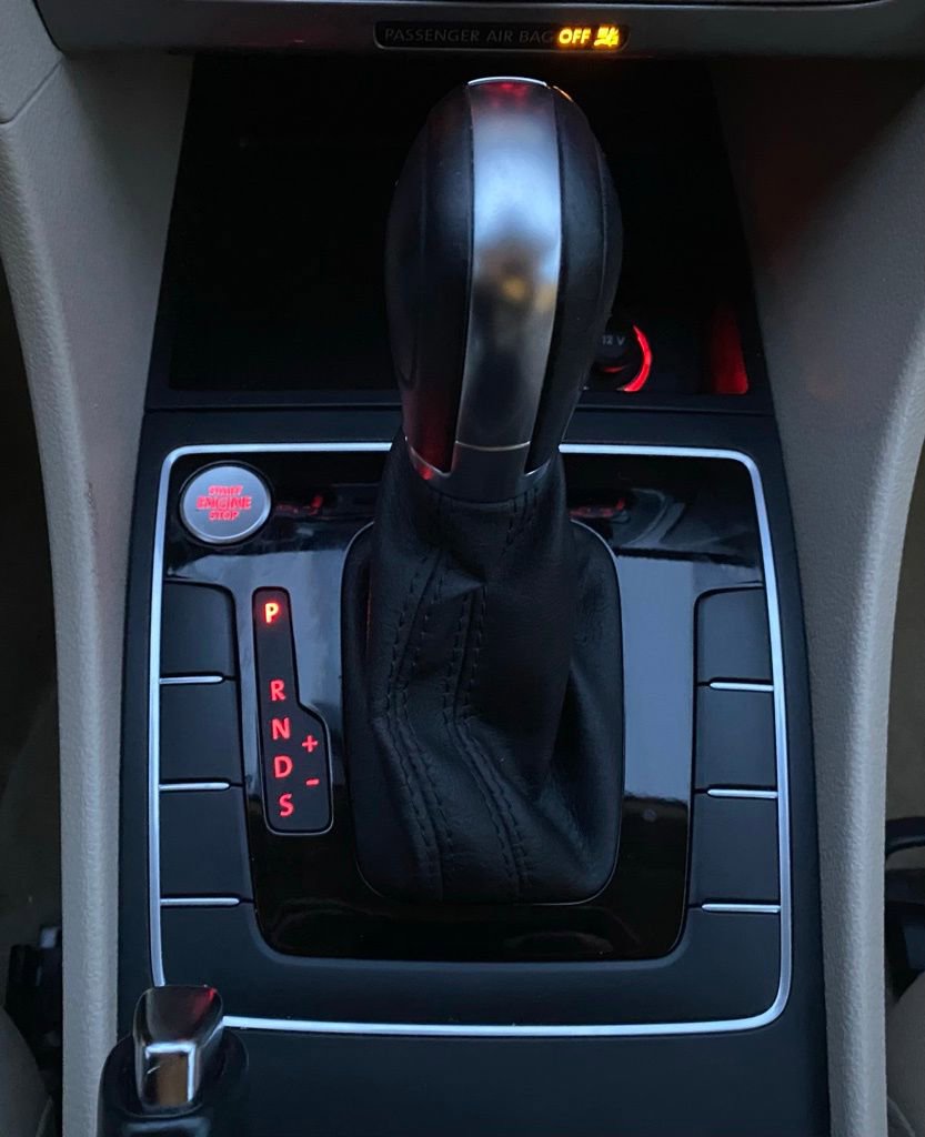 Used 2015 Volkswagen Passat 1.8T Limited Edition image 17