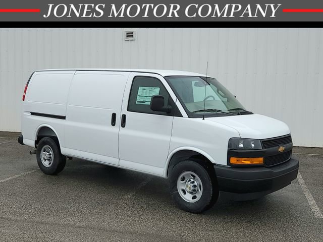 New 2026 Chevrolet Express 3500 RWD image 1
