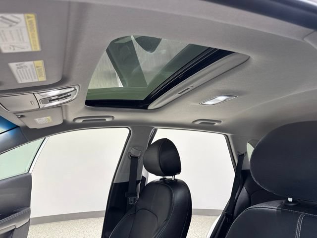 Used 2019 Kia Niro Touring FWD image 2