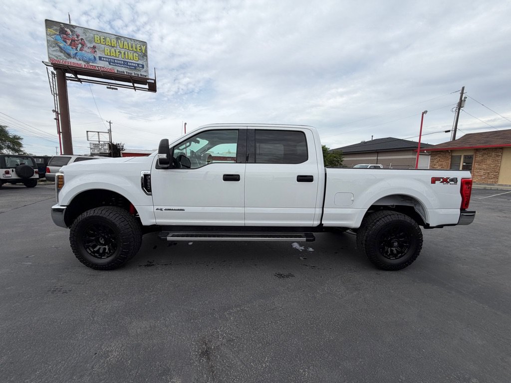 Used 2017 Ford F350 XLT w/ FX4 Off-Road Package AWD/4WD image 3