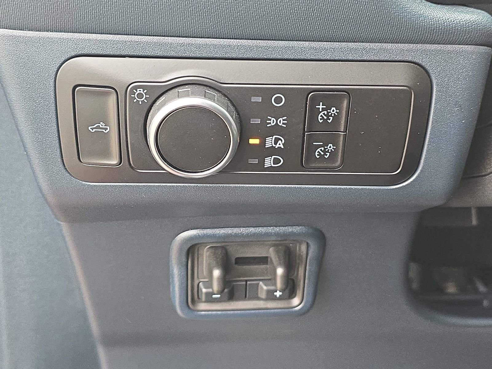 Used 2025 Ford Maverick Lariat w/ 4K Tow Package image 32