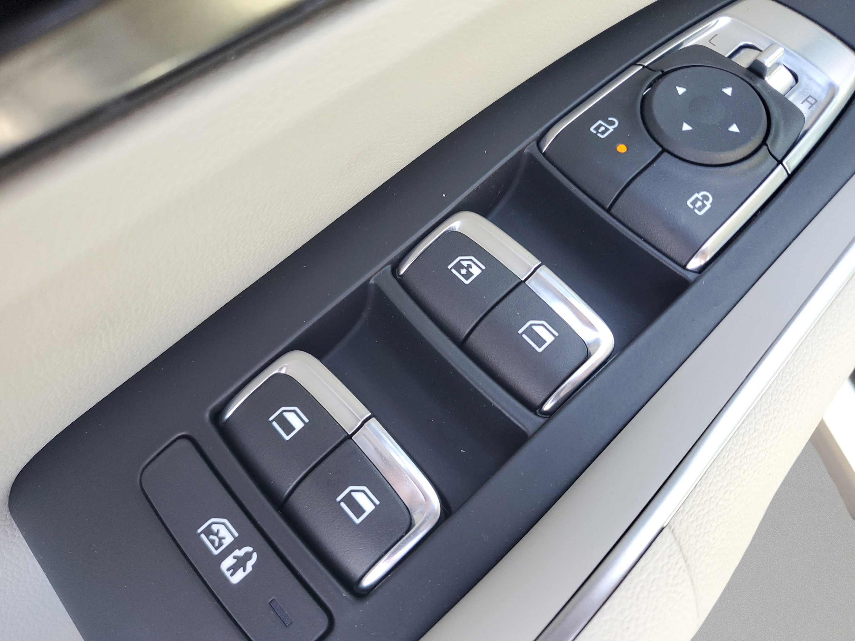 New 2026 Kia Sorento EX w/ EX Premium Package FWD image 13