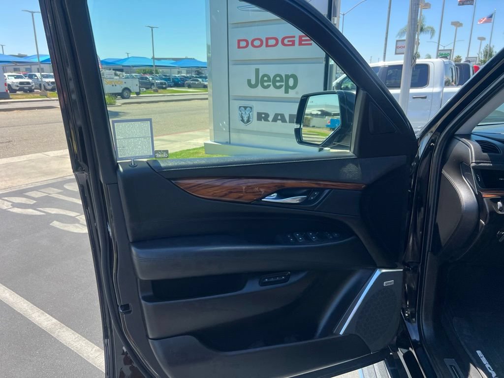 Used 2015 Cadillac Escalade Premium AWD/4WD image 21