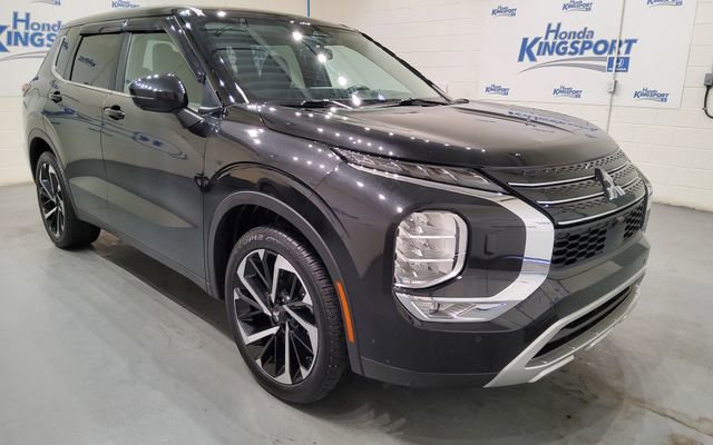 Used 2024 Mitsubishi Outlander SE video 2
