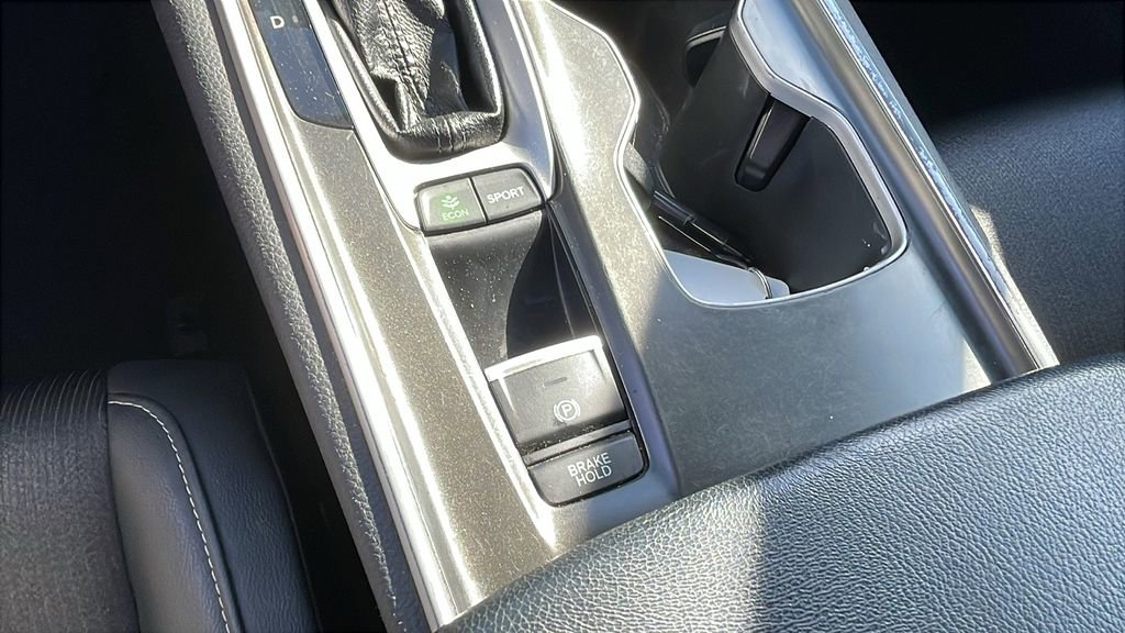 Used 2018 Honda Accord Sport image 16