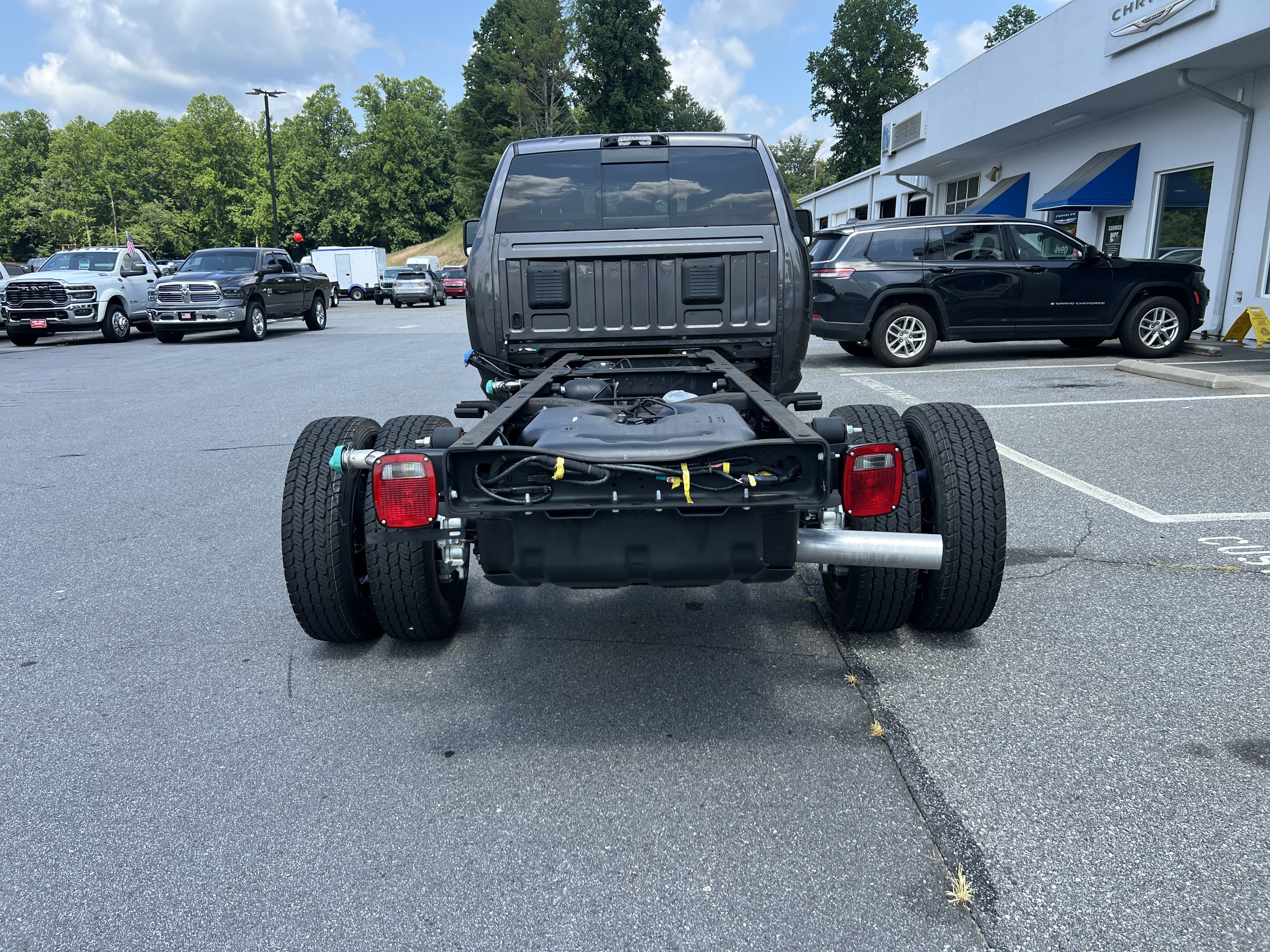 Used 2025 RAM 5500 Tradesman AWD/4WD image 2