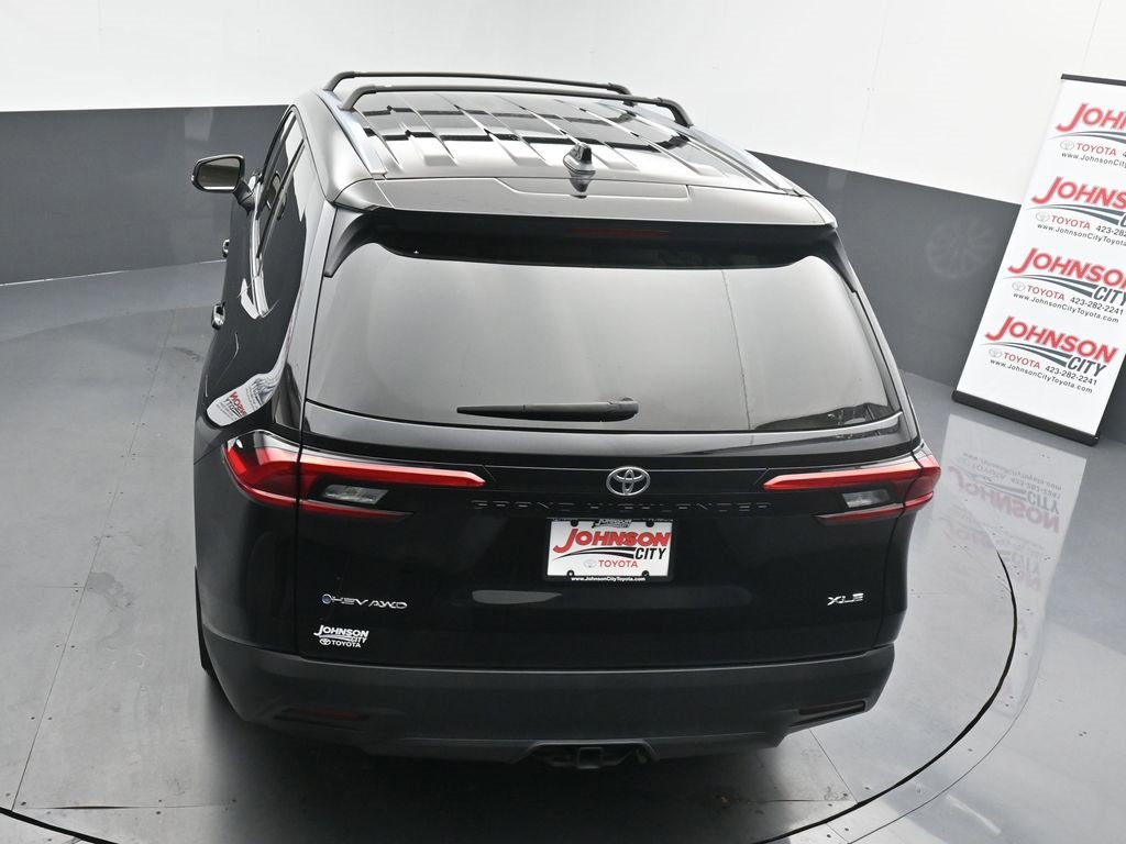 Used 2024 Toyota Grand Highlander XLE image 15