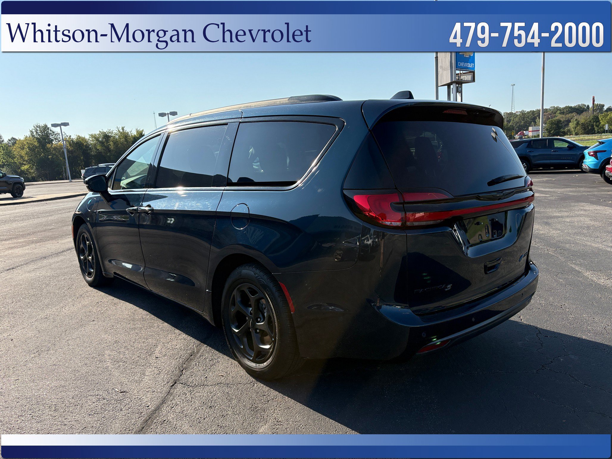 Used 2024 Chrysler Pacifica Premium FWD image 7