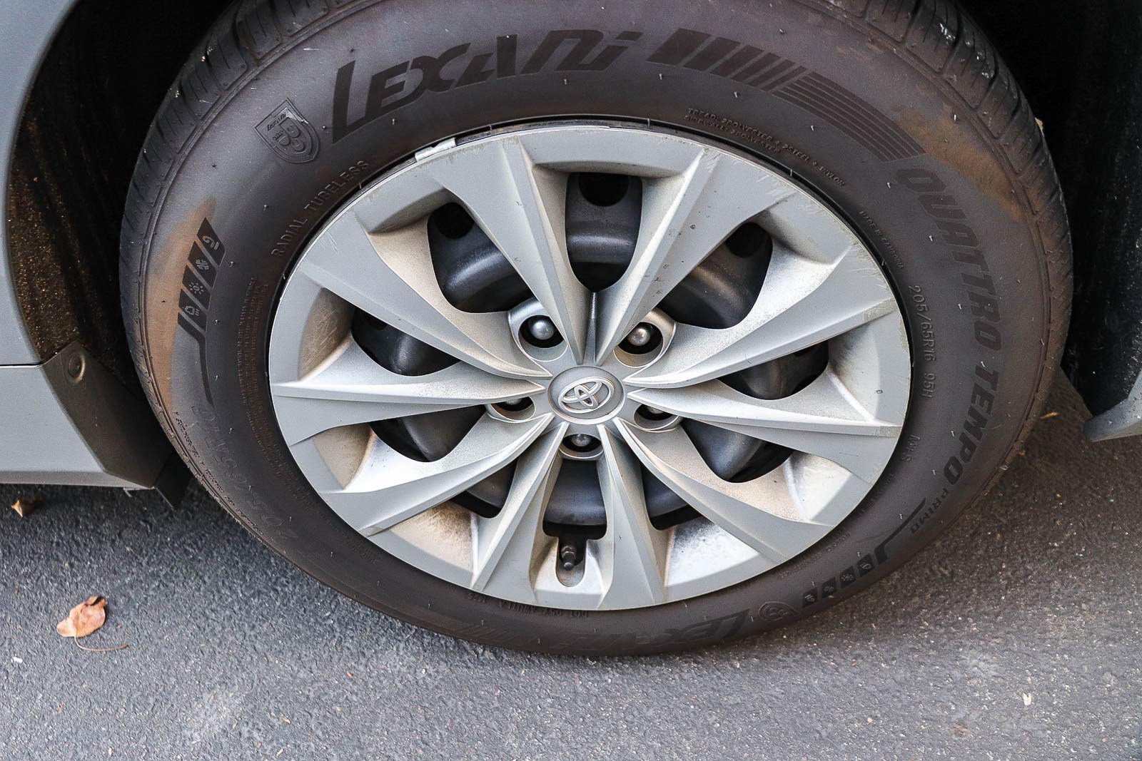 Used 2016 Toyota Camry LE image 13