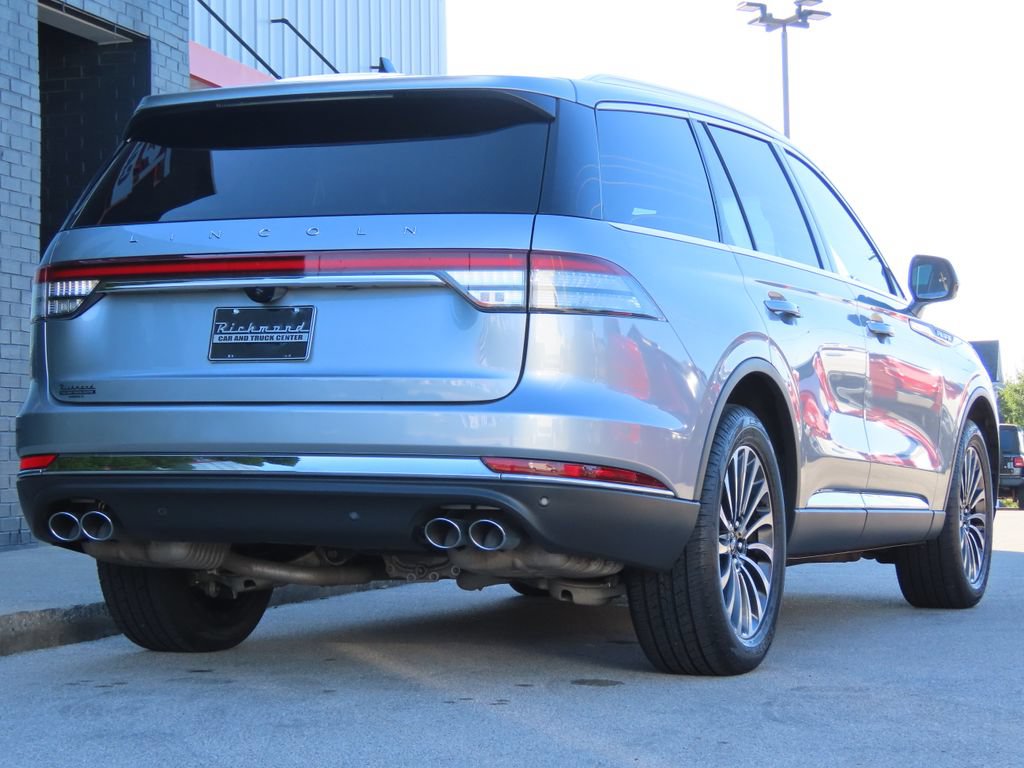 Used 2023 Lincoln Aviator AWD w/ Premium Package image 4