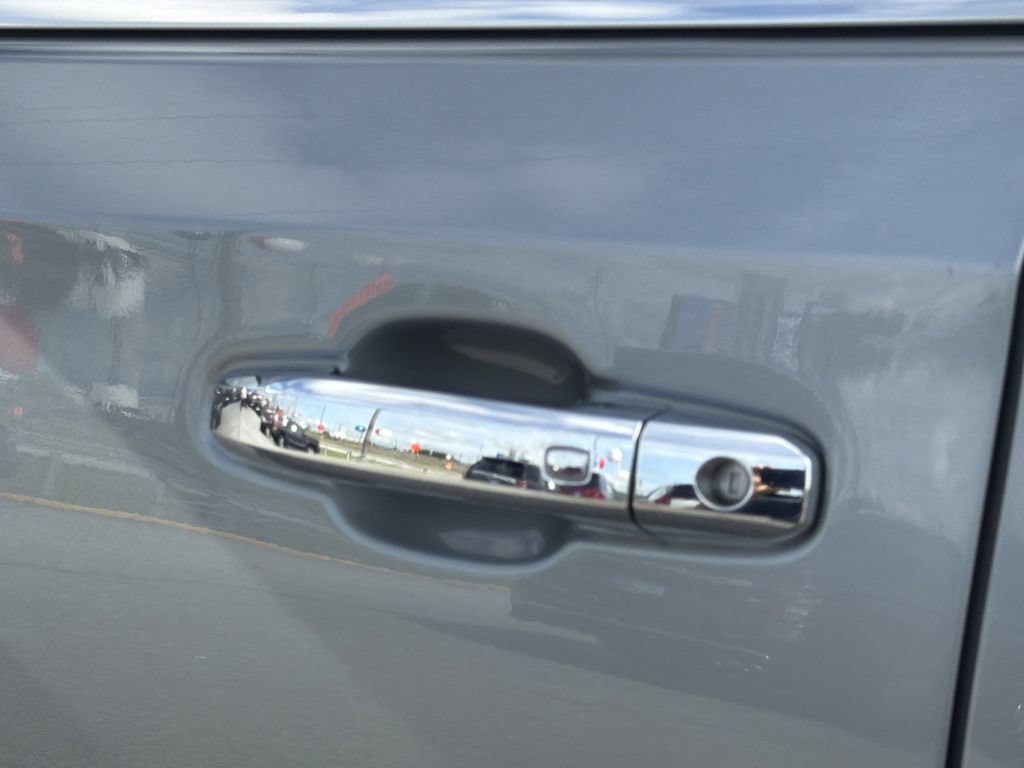 Used 2023 GMC Sierra 1500 Denali w/ Technology Package AWD/4WD image 29