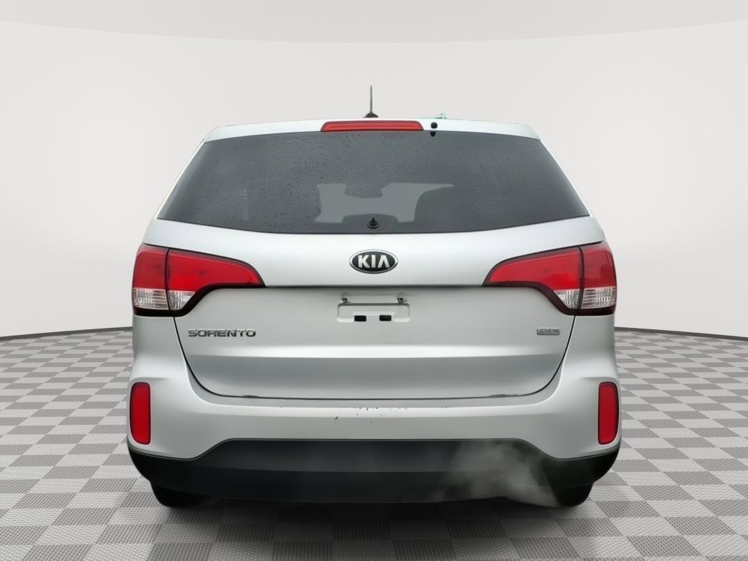 Used 2015 Kia Sorento LX image 7