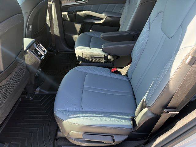 Used 2025 Kia Sorento SX Prestige image 20