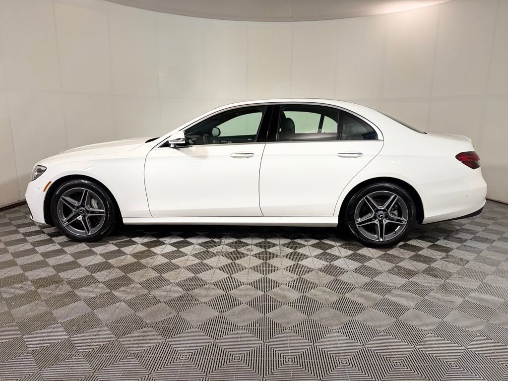 Used 2023 Mercedes-Benz E 350 4MATIC Sedan image 3