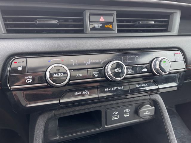 Used 2023 Honda Pilot TrailSport image 34