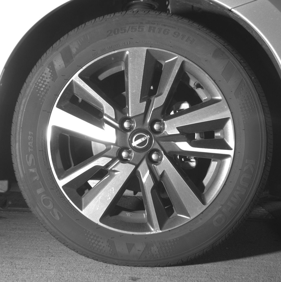 Used 2025 Nissan Versa SV image 13