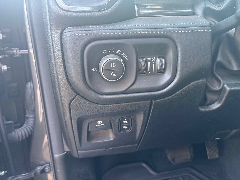 Used 2022 RAM 1500 Limited AWD/4WD image 11