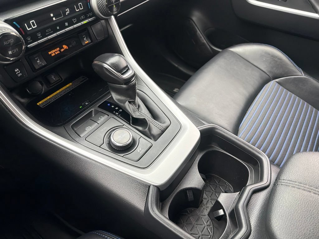 Used 2020 Toyota RAV4 XSE AWD/4WD image 30