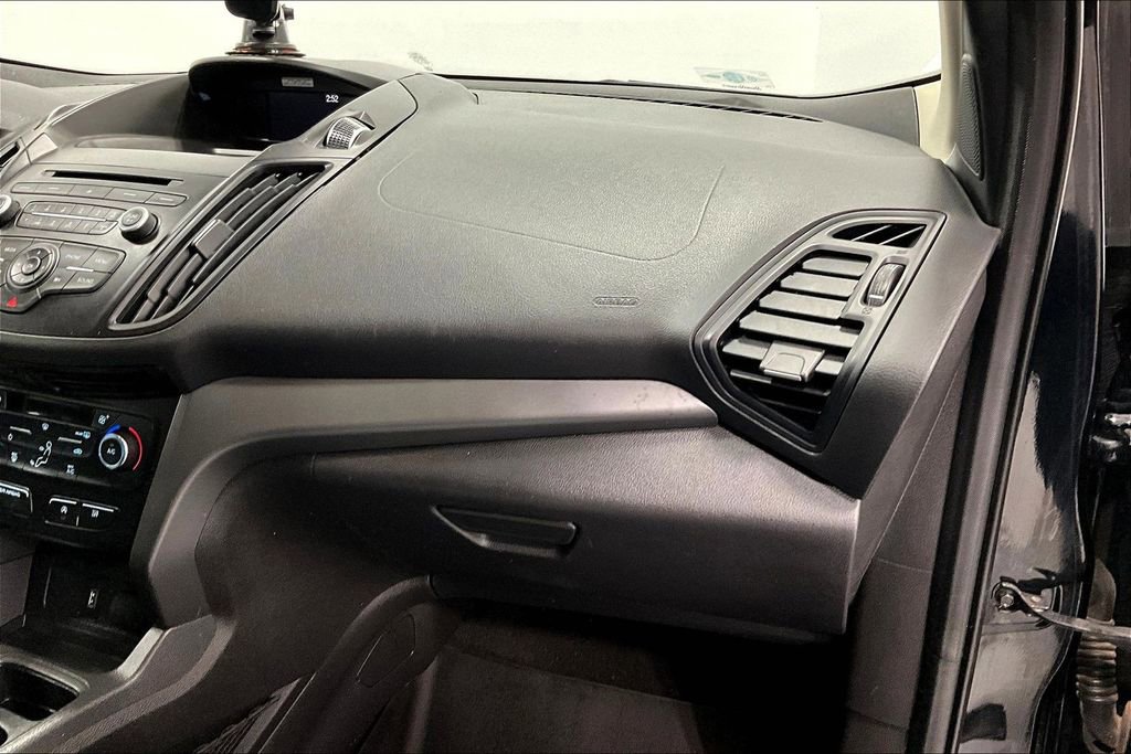 Used 2017 Ford Escape SE image 19