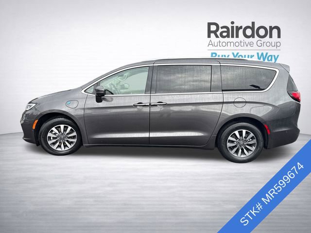Used 2021 Chrysler Pacifica Touring-L image 4