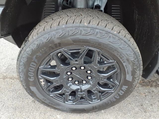 New 2026 GMC Hummer EV 4x4 Crew Cab image 13