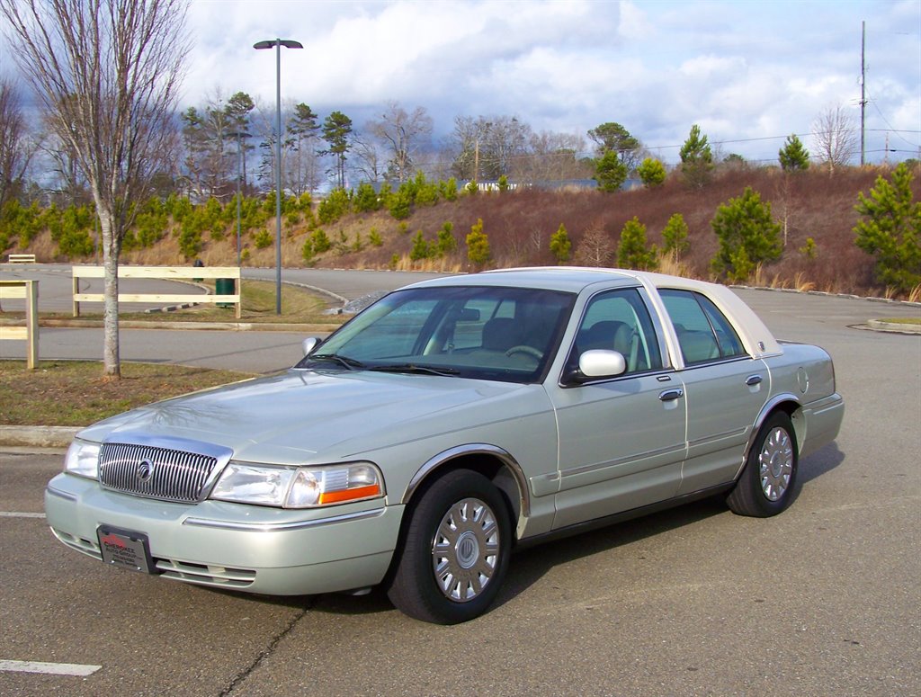 Used 2004 Mercury Grand Marquis GS image 3