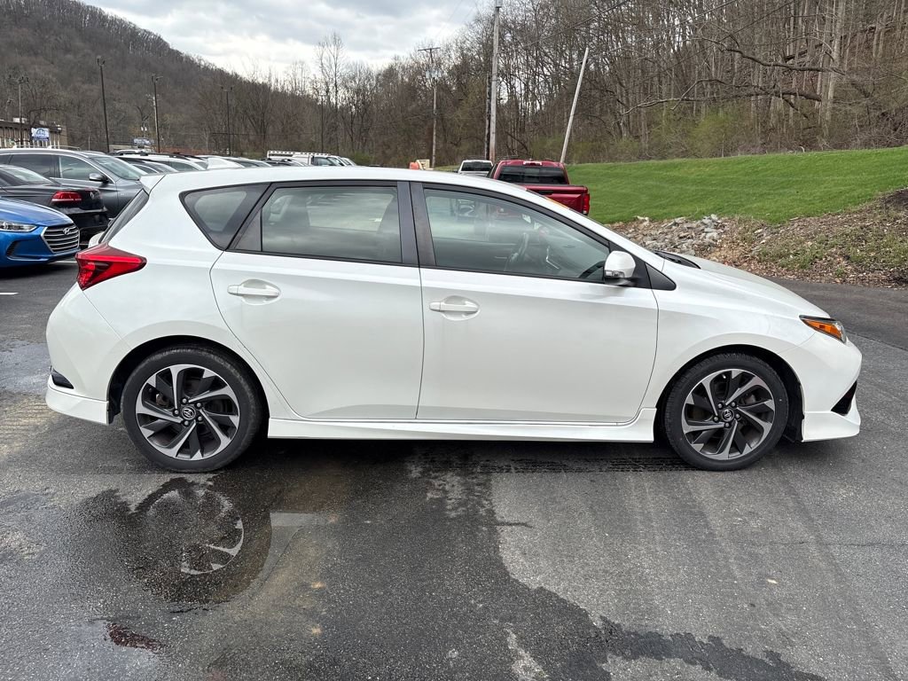 Used 2017 Toyota Corolla iM image 6