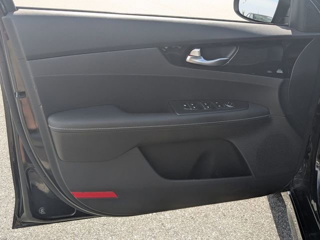 Used 2023 Kia Forte GT-Line image 9