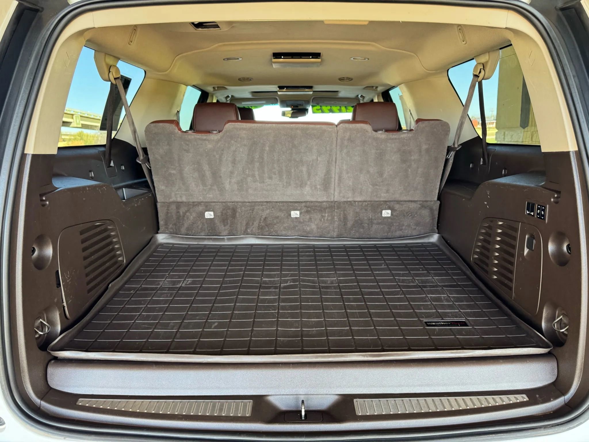 Used 2018 Chevrolet Suburban Premier image 23