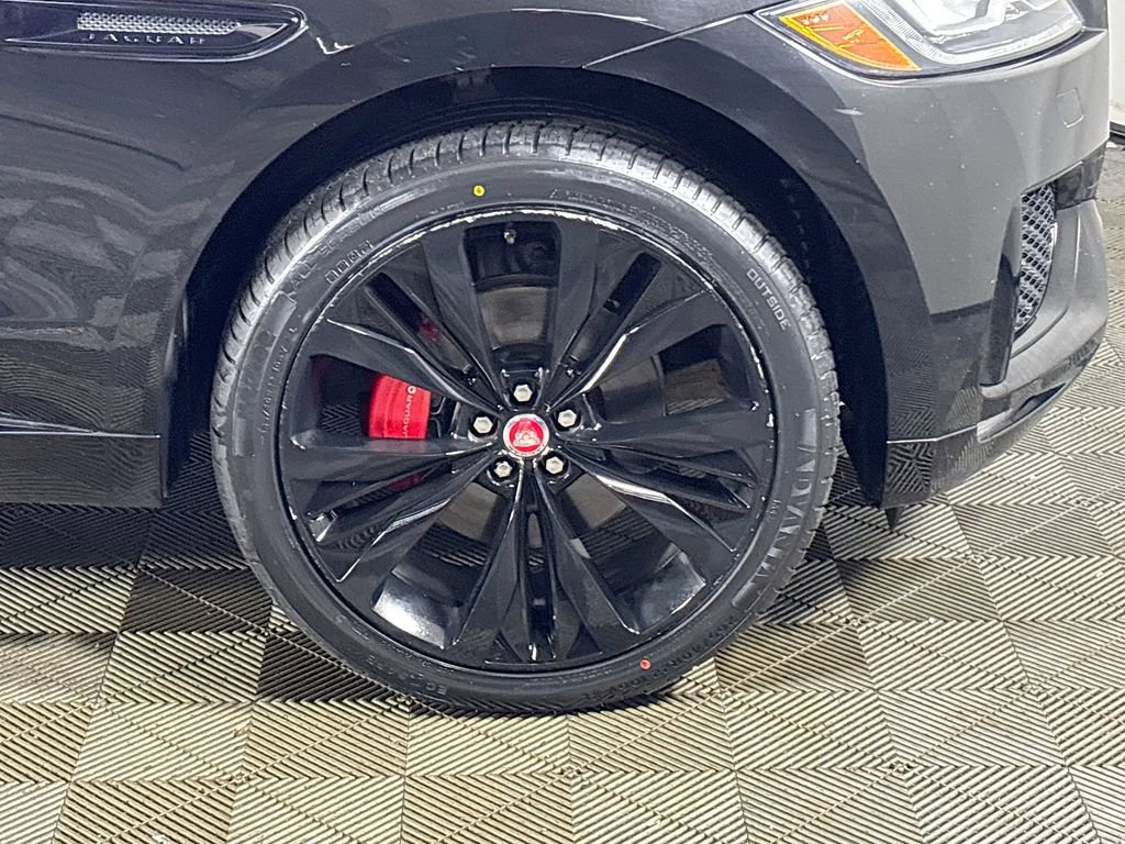 Used 2017 Jaguar F-PACE S image 24