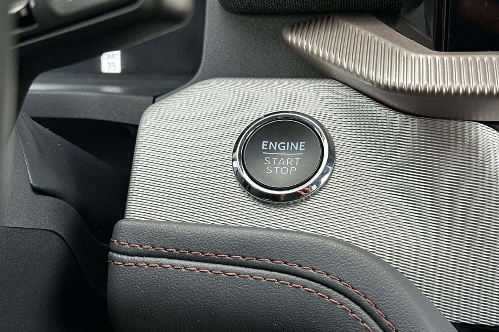 New 2025 Ford Explorer Active w/ Active Comfort Package RWD image 30