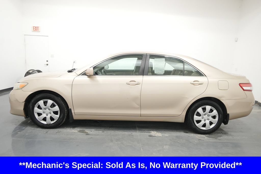 Used 2010 Toyota Camry LE FWD image 5