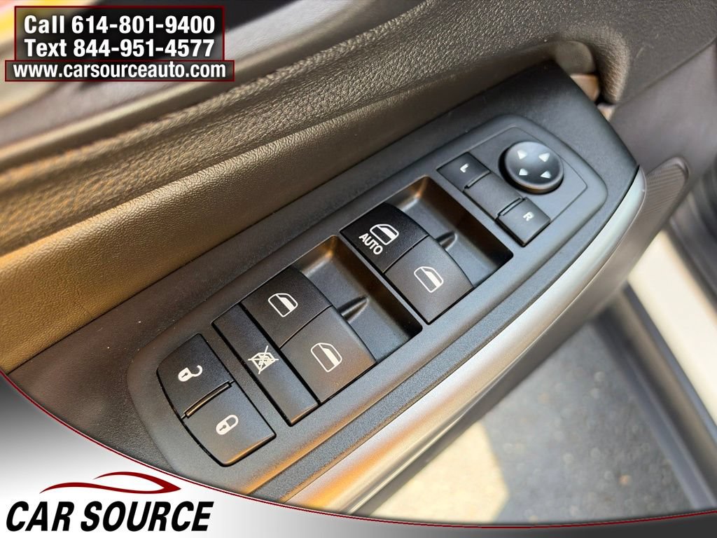 Used 2019 Jeep Cherokee Latitude w/ Popular Appearance Group AWD/4WD image 16
