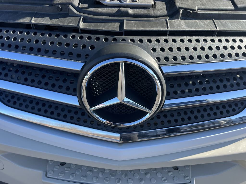 Used 2018 Mercedes-Benz Sprinter 3500 image 9