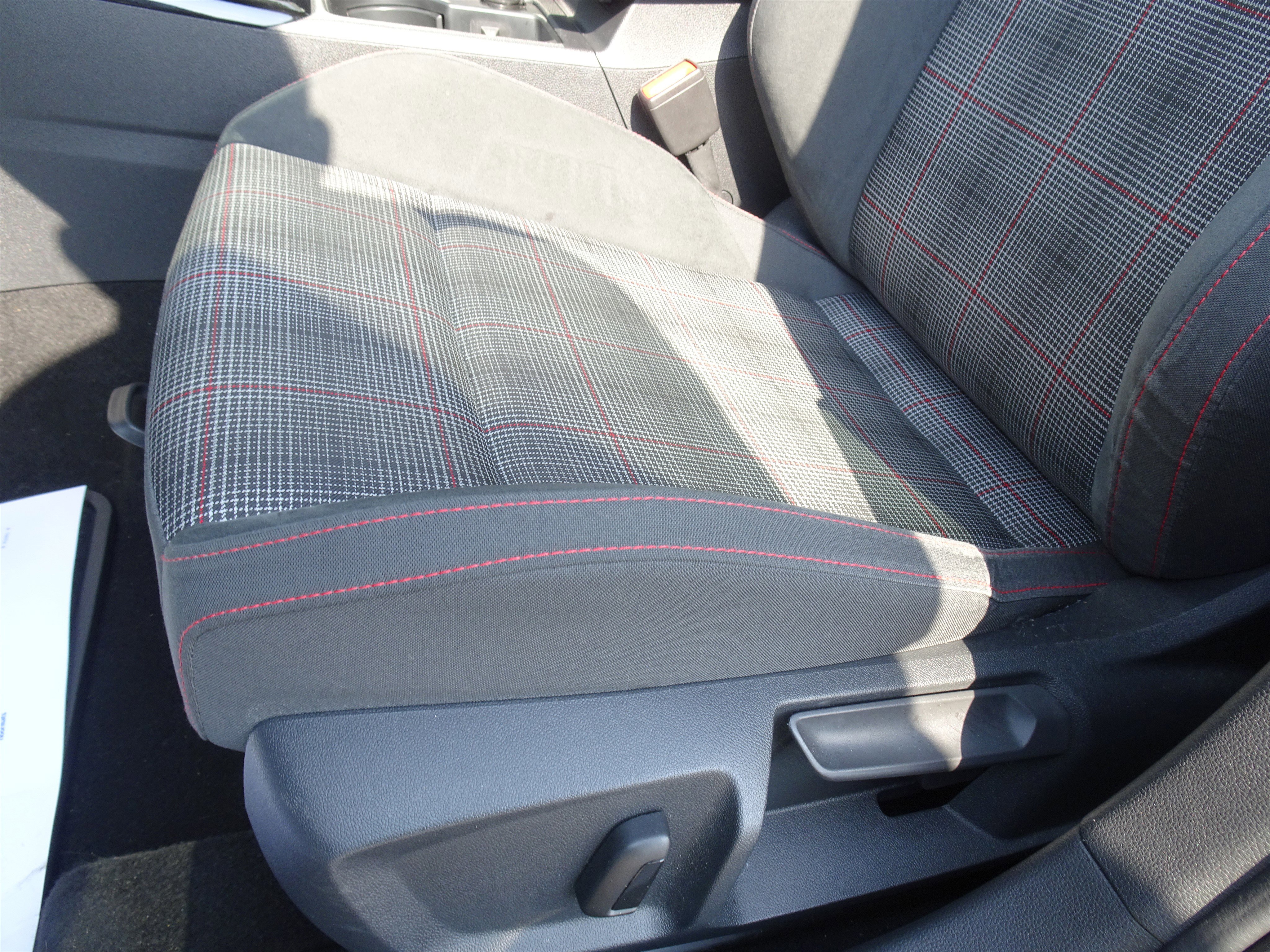 Used 2023 Volkswagen GTI 40th Anniversary Edition FWD image 10