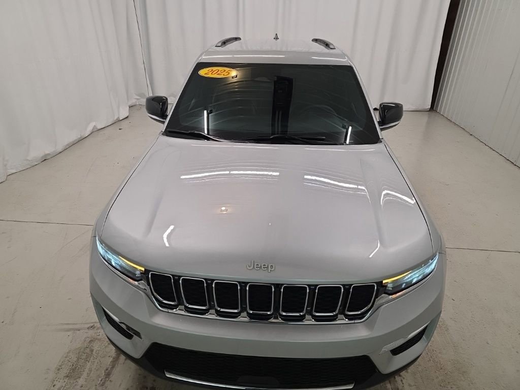 Used 2025 Jeep Grand Cherokee Limited image 9