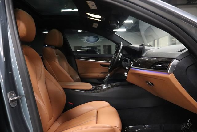 Used 2019 BMW 540i w/ Executive Package RWD image 24
